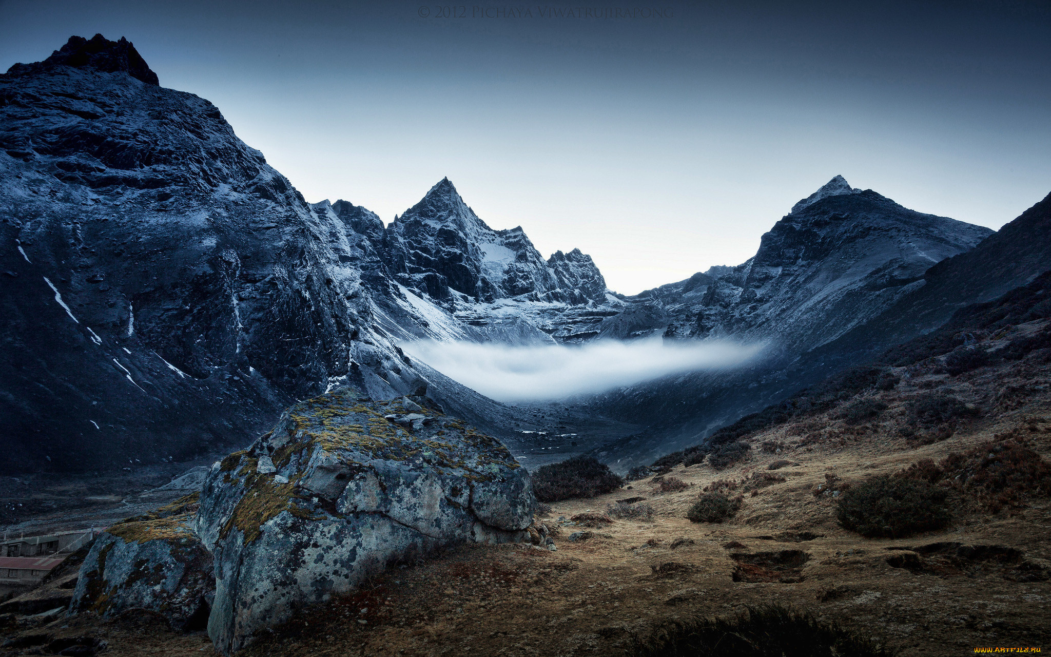 Dark mountains. Горы. Темные горы. Мрачные горы. Фон горы.